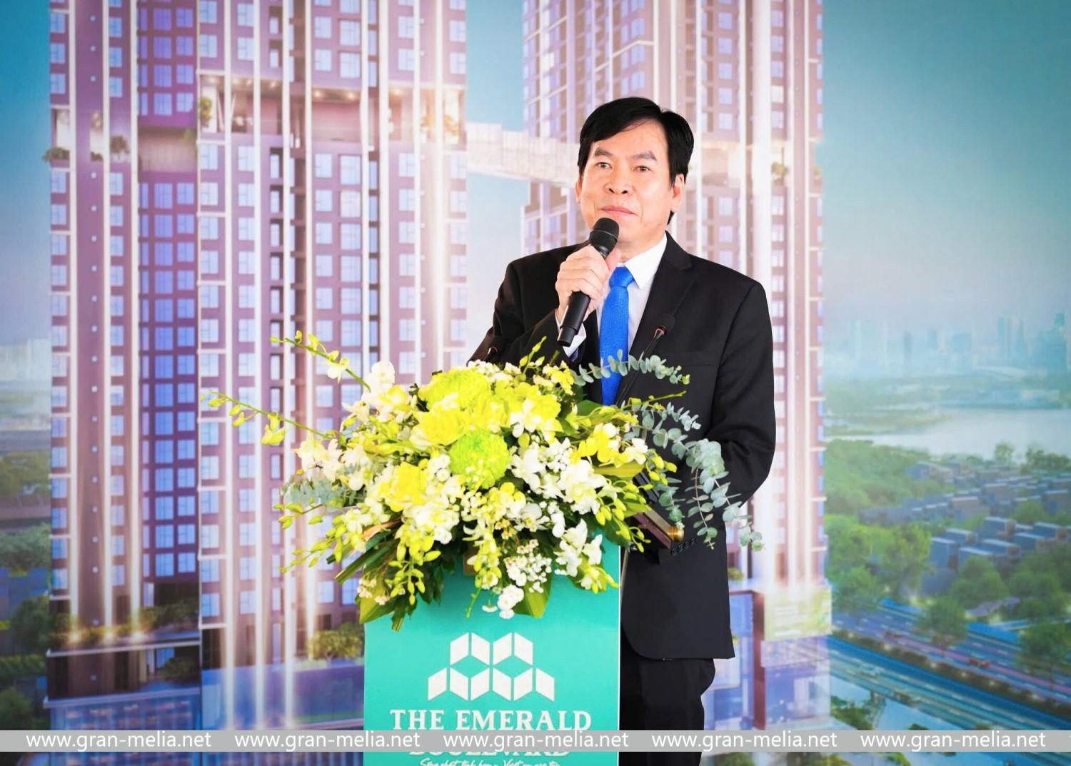 Ông Bùi Ngươn Phong là người đứng đầu Hội đồng Quản trị và cũng là người sáng lập của Tập đoàn Lê Phong.